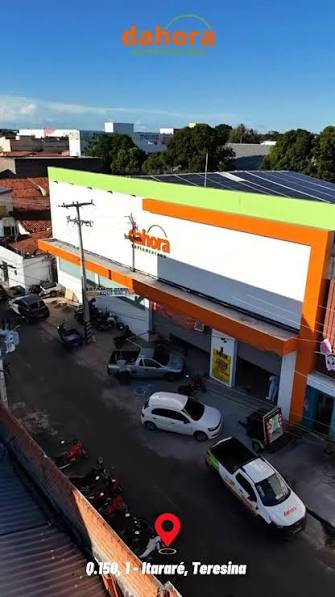 Fachada real de uma unidade da DaHora Supermercados no Dirceu, em Teresina